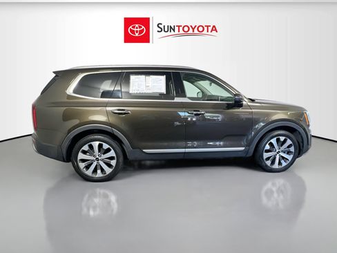Used 2022 Kia Telluride S image 2