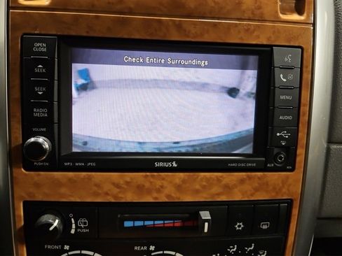 Used 2009 Chrysler Aspen Limited image 17