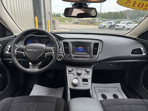 Used 2015 Chrysler 200 Limited image 23