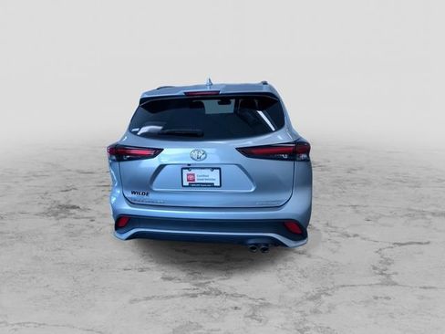 Certified 2025 Toyota Highlander XSE image 8