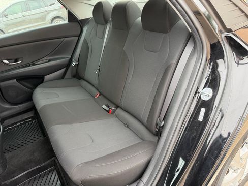 Used 2023 Hyundai Elantra SE FWD image 29