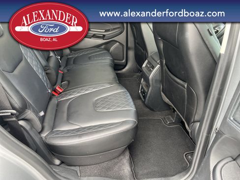 Used 2024 Ford Edge Titanium image 16