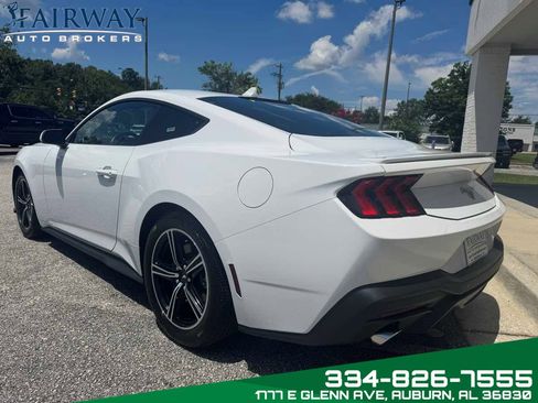 Used 2024 Ford Mustang Premium image 8