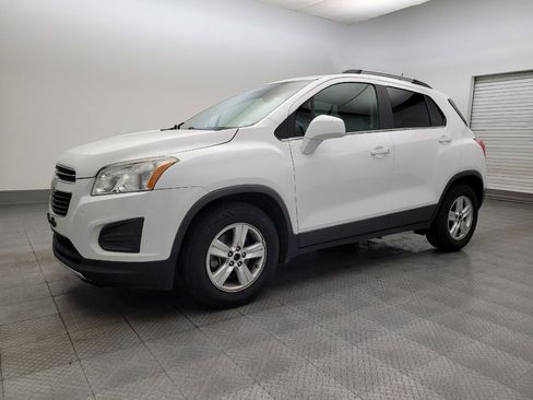 Used 2016 Chevrolet Trax LT w/ LT Convenience Package image 2