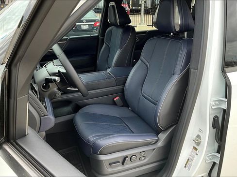 New 2026 INFINITI QX80 4WD w/ Sport Exterior Package image 24