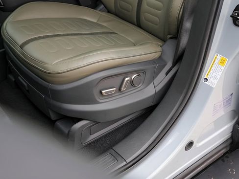 Used 2023 Rivian R1S Launch Edition image 11