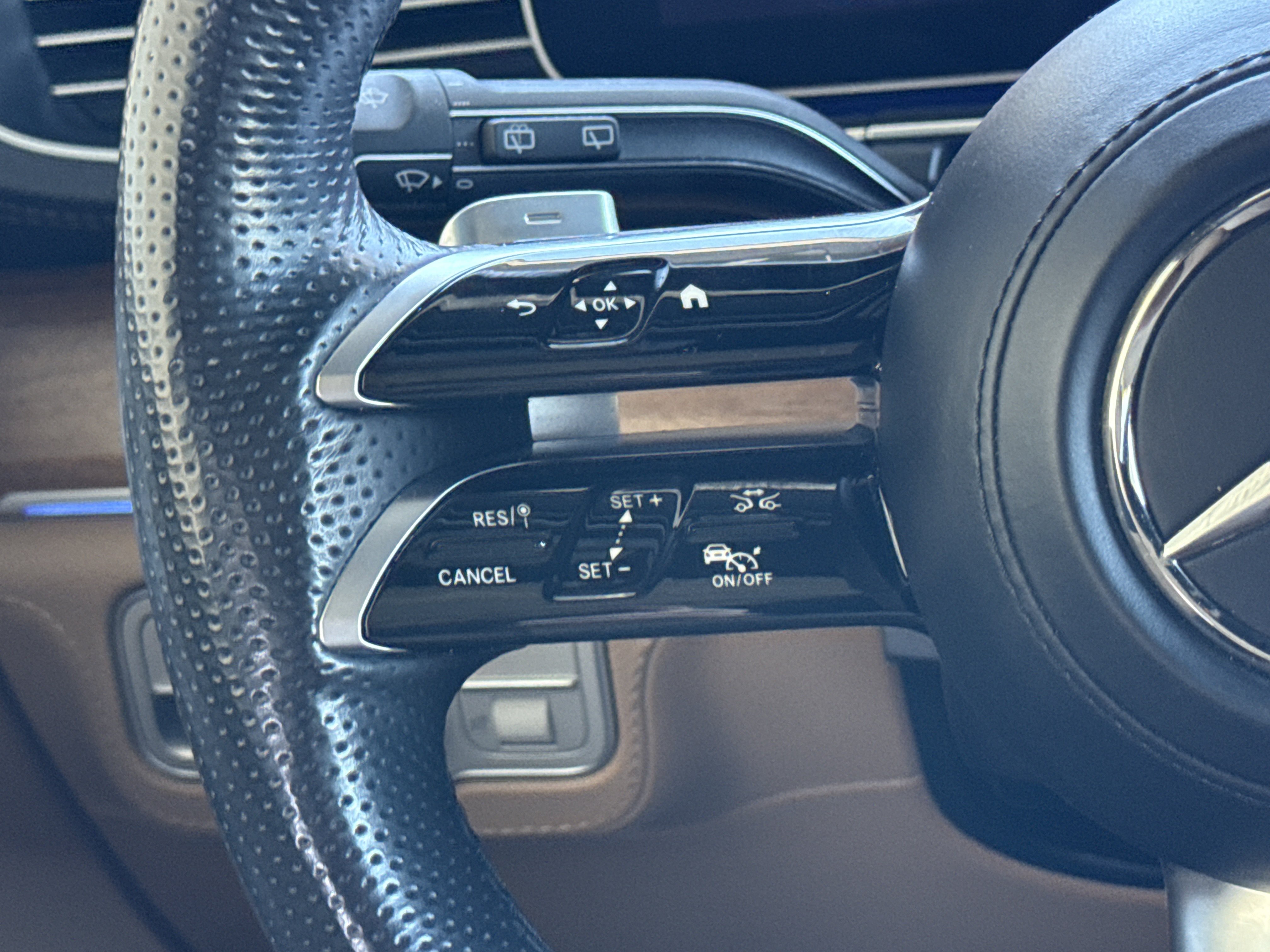 Certified 2024 Mercedes-Benz GLS 450 4MATIC image 38