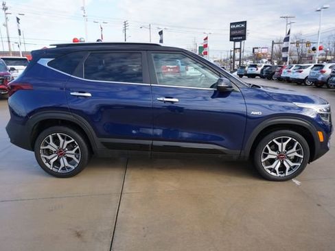 Used 2023 Kia Seltos SX image 3