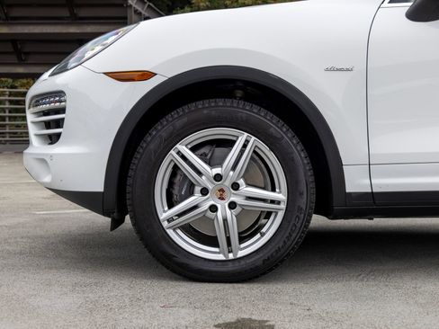 Used 2014 Porsche Cayenne Diesel AWD/4WD image 13