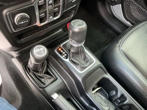 Used 2023 Jeep Wrangler Unlimited Sahara AWD/4WD image 21