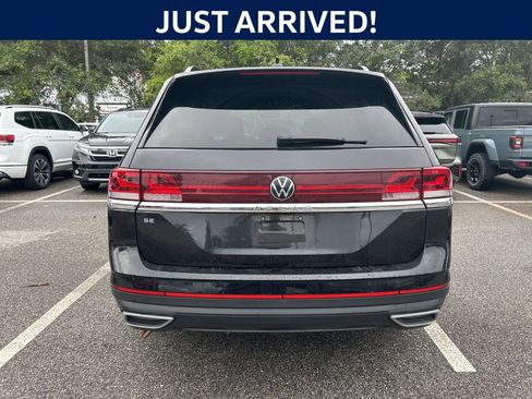 Used 2024 Volkswagen Atlas SE FWD image 2