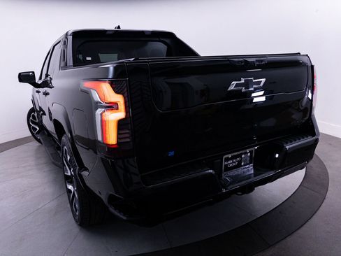 Used 2024 Chevrolet Silverado EV RST AWD/4WD image 13