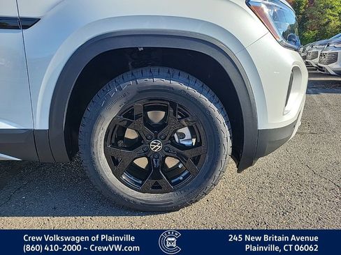 New 2026 Volkswagen Atlas Peak Edition image 18