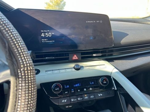 Used 2025 Hyundai Elantra Limited FWD image 7