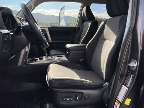 Used 2015 Toyota 4Runner SR5 image 15