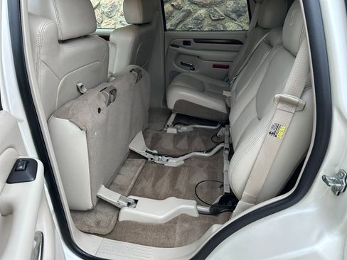 Used 2005 Cadillac Escalade AWD image 35
