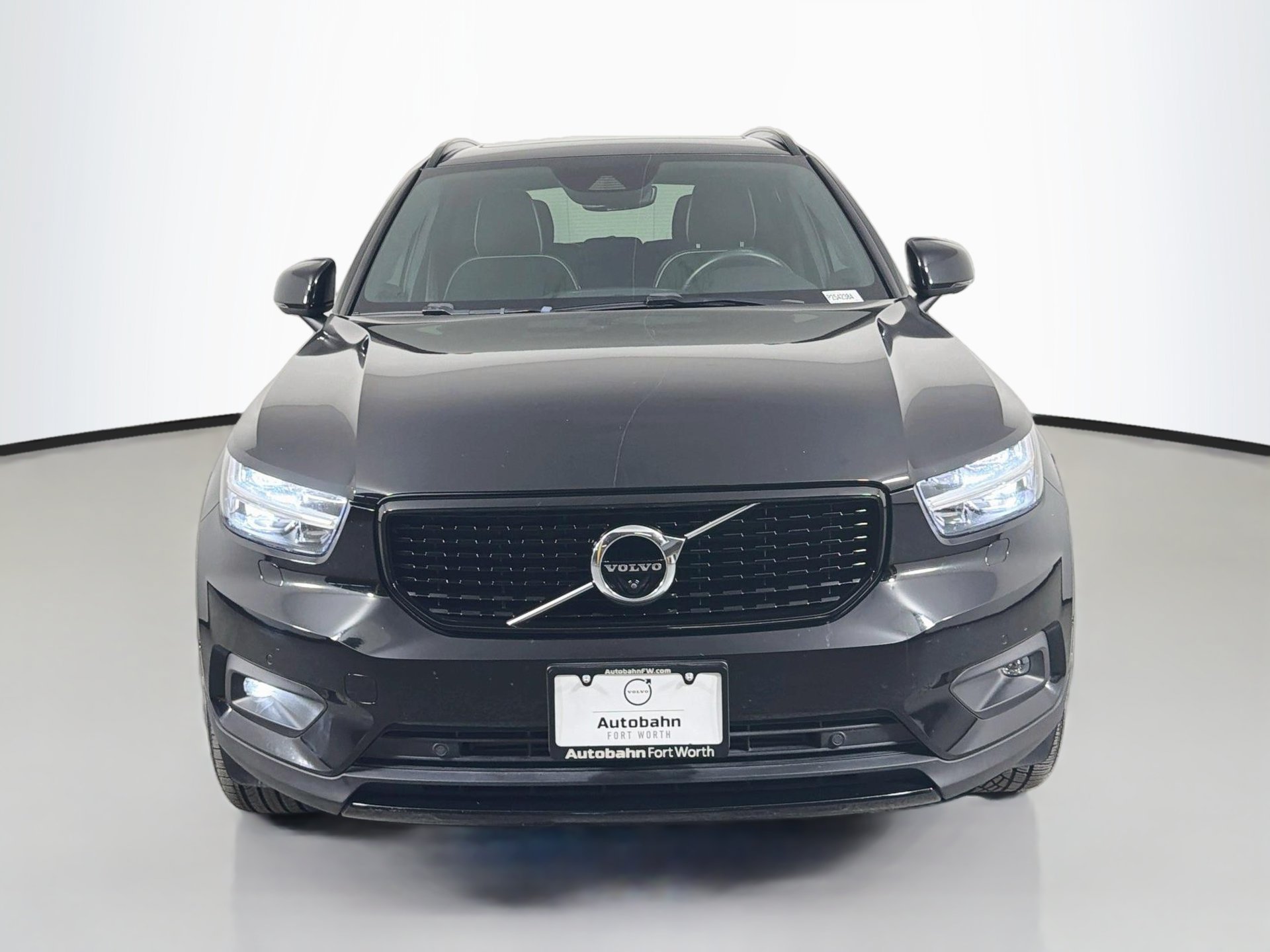 Used 2021 Volvo XC40 T5 R-Design w/ Advanced Package AWD/4WD image 2