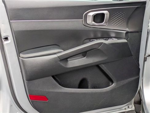 Used 2021 Kia Sorento LX image 12