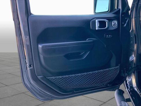 Used 2019 Jeep Wrangler Unlimited Sport S AWD/4WD image 16