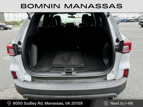 Used 2025 Ford Escape ST-Line AWD/4WD image 28