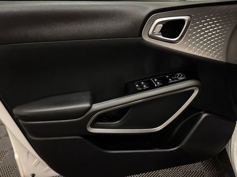 Certified 2025 Kia Soul LX FWD image 10