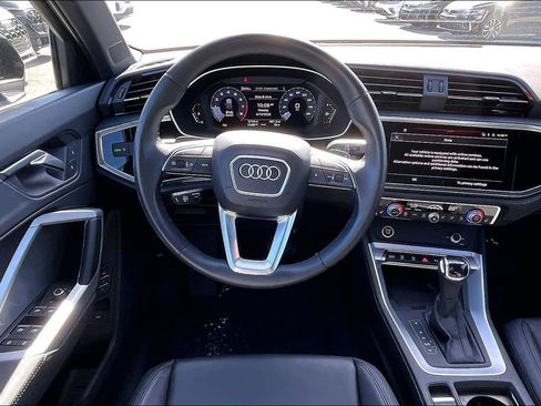 Certified 2025 Audi Q3 2.0T Premium w/ Convenience Package AWD/4WD image 19