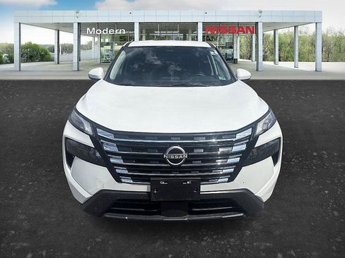 Certified 2025 Nissan Rogue SV AWD/4WD image 9