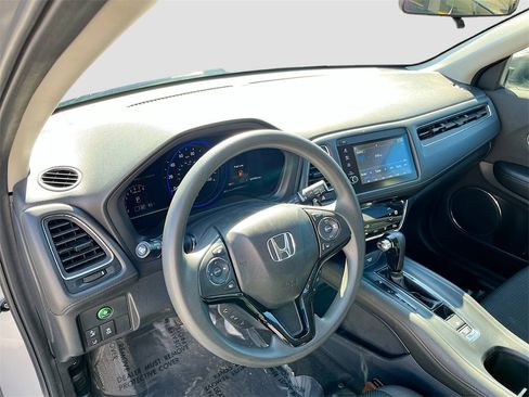 Used 2022 Honda HR-V EX image 9