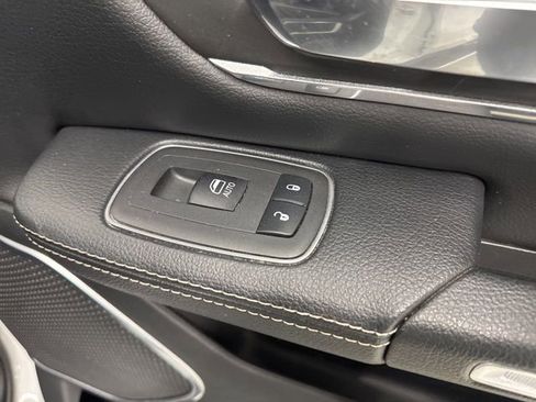 Used 2019 RAM 1500 Laramie image 26