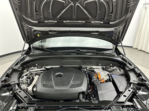 Certified 2024 Volvo XC60 T8 Plus w/ Protection Package Premier image 26