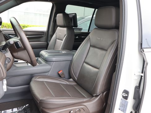 Used 2021 GMC Yukon Denali w/ Denali Premium Package RWD image 2
