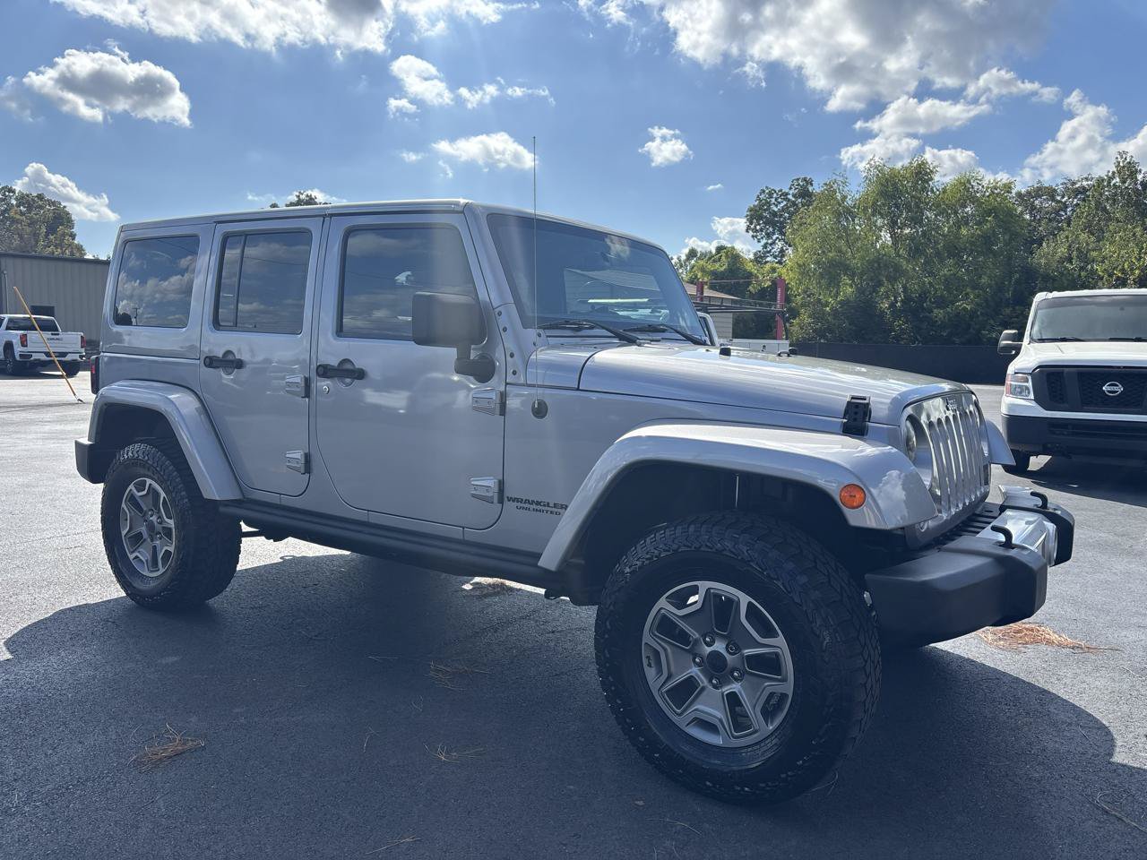 Used 2014 Jeep Wrangler Unlimited Sahara w/ Max Tow Package AWD/4WD image 5