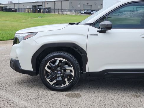 Certified 2025 Subaru Forester Premium image 6