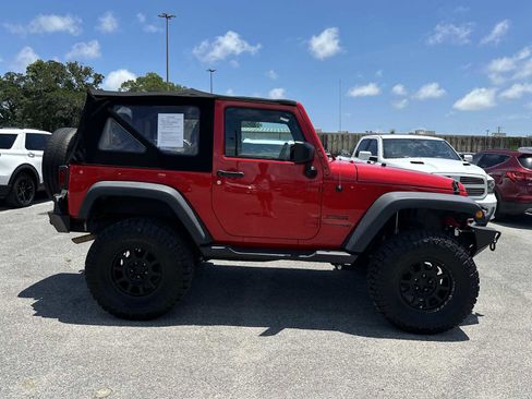 Used 2018 Jeep Wrangler Sport AWD/4WD image 9