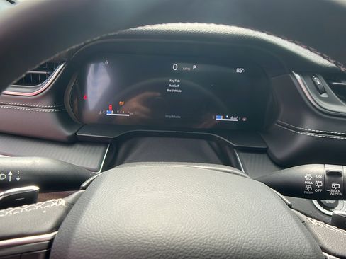 New 2025 Jeep Grand Cherokee L Altitude image 28