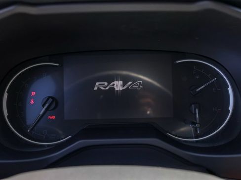 Used 2025 Toyota RAV4 LE AWD/4WD image 29