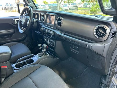 Certified 2020 Jeep Wrangler Sport AWD/4WD image 29