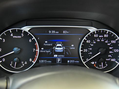 Used 2025 Nissan Altima 2.5 SV FWD image 27