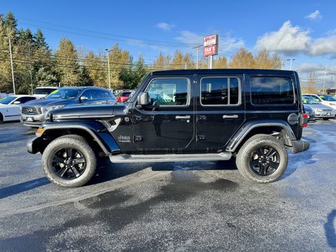 Used 2021 Jeep Wrangler Unlimited Sahara AWD/4WD image 7