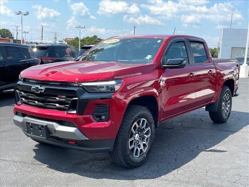 Used 2025 Chevrolet Colorado Z71 w/ Technology Package AWD/4WD image 8