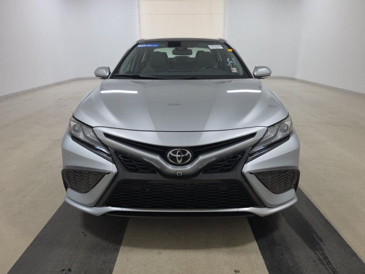 Used 2021 Toyota Camry XSE w/ Navigation Package FWD image 4