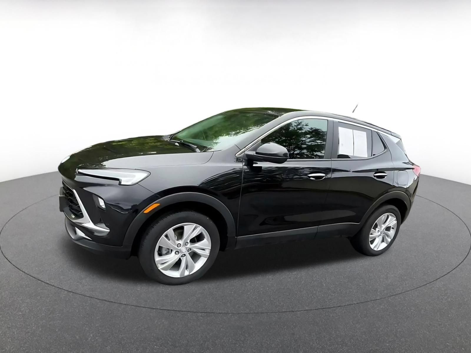 Used 2025 Buick Encore GX Preferred AWD/4WD image 7