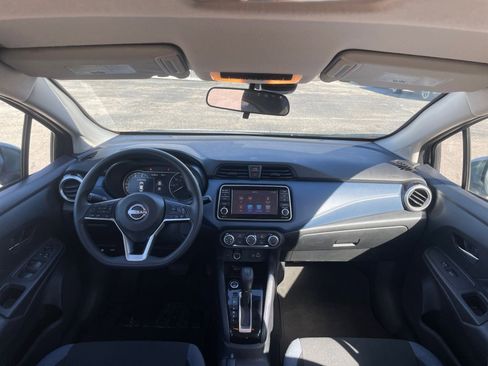Used 2025 Nissan Versa SV image 31