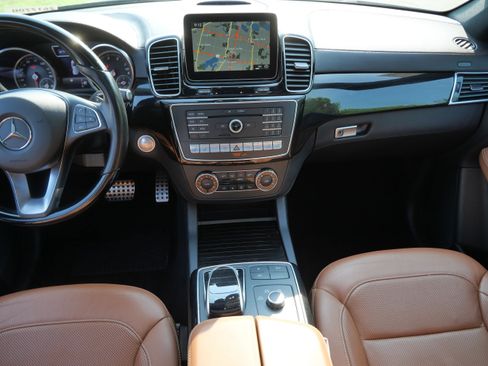 Used 2017 Mercedes-Benz GLE 400 4MATIC image 10