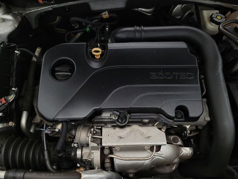 Used 2020 Chevrolet Malibu LT image 30