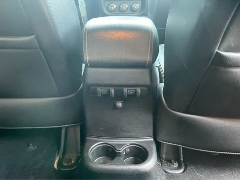 Used 2014 Jeep Wrangler Unlimited Rubicon AWD/4WD image 24