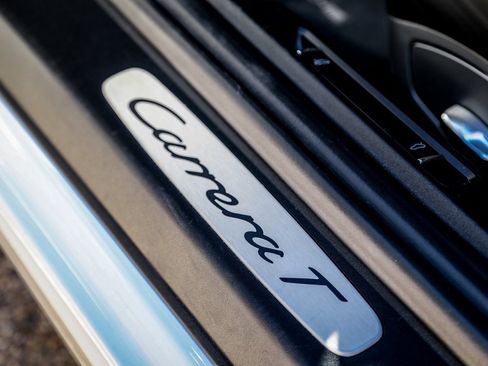 Used 2018 Porsche 911 Carrera T image 27