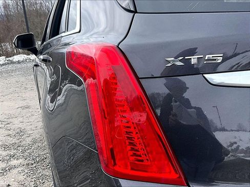 Used 2017 Cadillac XT5 Luxury w/ Driver Awareness Package image 28