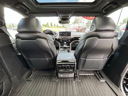 Used 2025 Acura MDX A-Spec AWD/4WD image 32