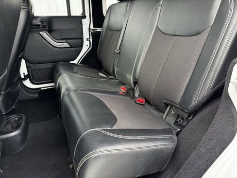 Used 2018 Jeep Wrangler Unlimited Sport image 5